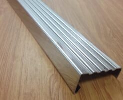 จมูกบันไดสแตนเลส (2)